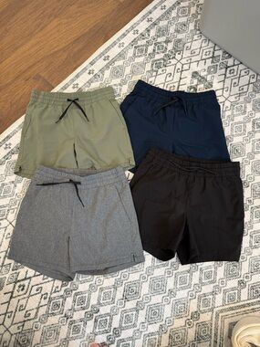 Old Navy Boys 4-Pack Above Knee Performance Stretch Waist Shorts, XS